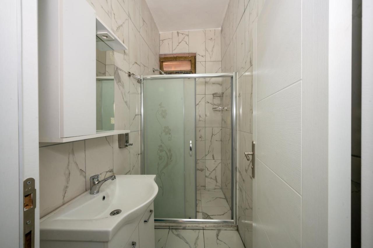 Xalila Hostel & Cafe Ladies Room Istanbul Exterior photo