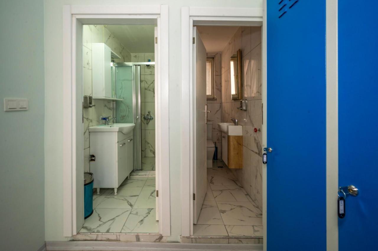 Xalila Hostel & Cafe Ladies Room Istanbul Exterior photo